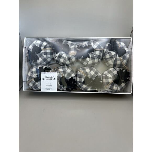 Haymarket Square 6ft Buffalo Check Black White Pumpkin Garland NIB - Picture 2 of 5